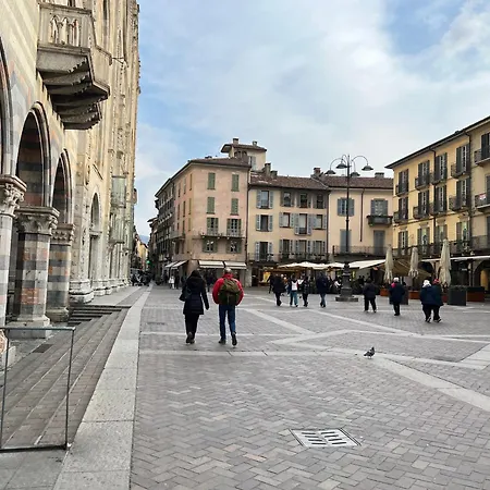 Nel Centro Di Комо